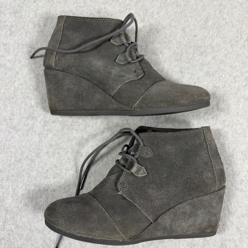 TOMS Kala Desert Wedge Booties Women 10 Charcoal Grey Suede Lace Up Ankle Boots